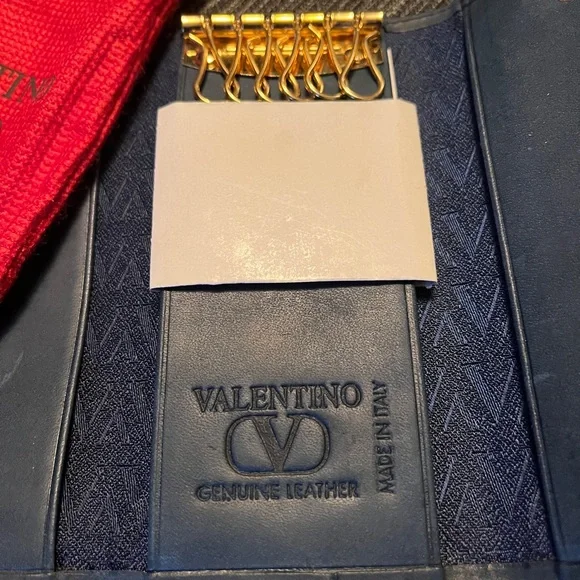 Valentino Dark Blue Leather Key Holder with Gold Accents. Brand new. - Picture 6 of 7